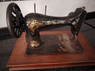 Máquina de coser Singer antigua