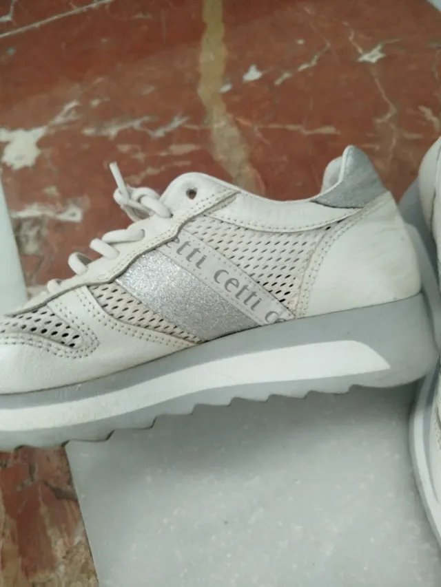 Zapatillas Cetti Mujer Blancas y Plateadas