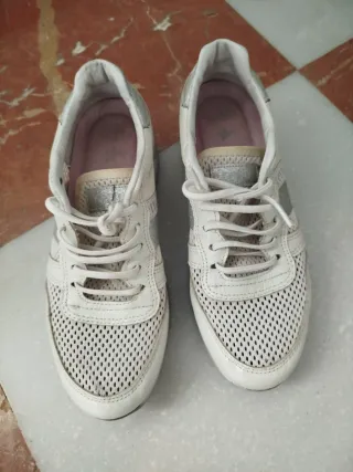 Zapatillas Cetti Mujer Blancas y Plateadas