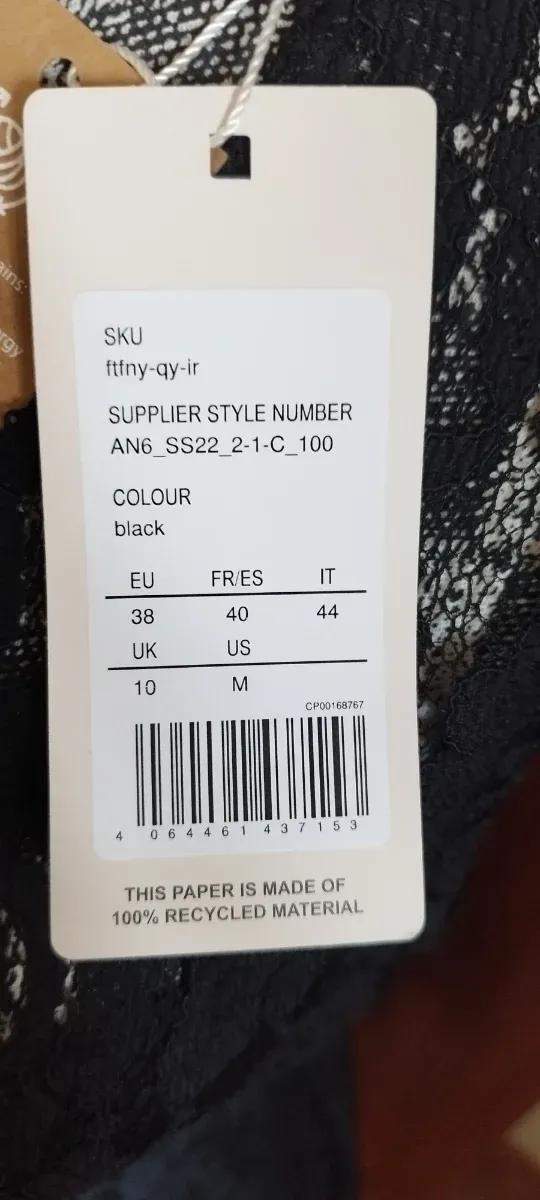 Vestido negro de encaje