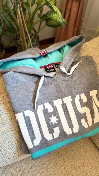 Lote 2 Sudaderas DC Shoes.
