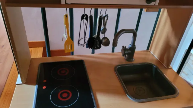 Cocinita DUKTIG IKEA con accesorios
