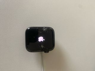 Apple Watch SE 1a Gen 44mm Negro - Pantalla Rota