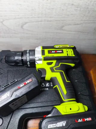 Taladro percutor + 2 baterías