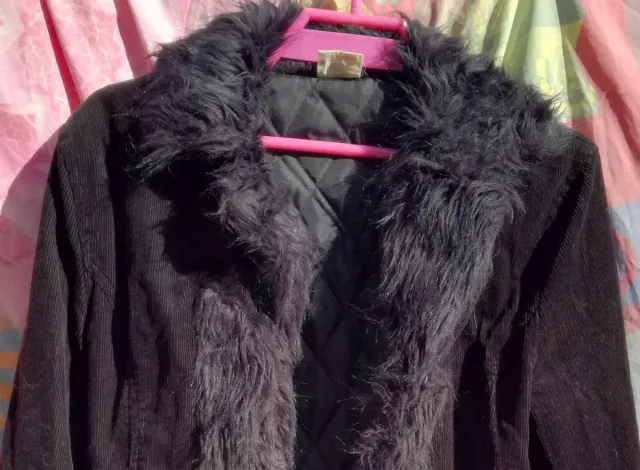 ABRIGO NEGRO DE PANA Y PELO SINTÉTICO