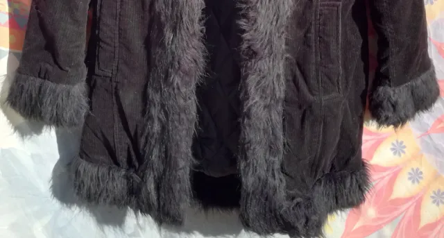 ABRIGO NEGRO DE PANA Y PELO SINTÉTICO