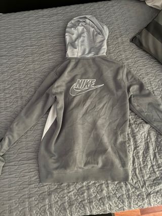 Chaqueta Nike Tech Gris y Blanca