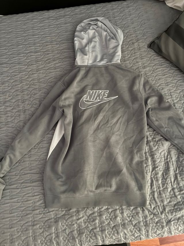 Chaqueta Nike Tech Gris y Blanca