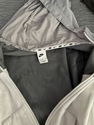 Chaqueta Nike Tech Gris y Blanca