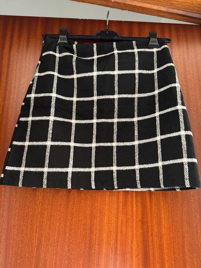 Minigonna a quadri nera e bianca