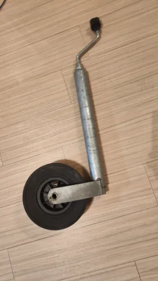 Rueda jockey caravana