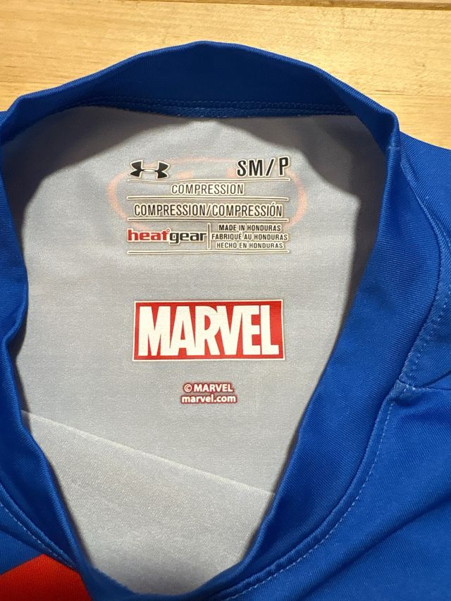Camiseta Under Armour Marvel Cap América Talla S