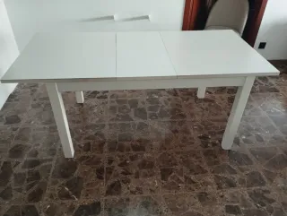 Mesa de comedor extensible blanca