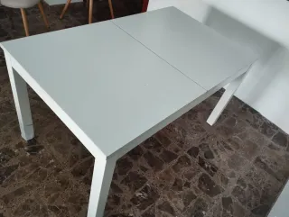 Mesa de comedor extensible blanca