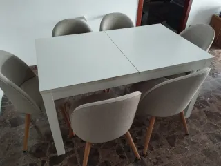 Mesa de comedor extensible blanca