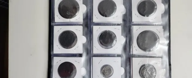 Álbum de monedas 319 + 31 réplicas romanas