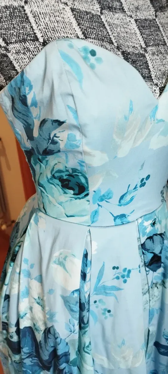 Vestido floral corsé tul interior