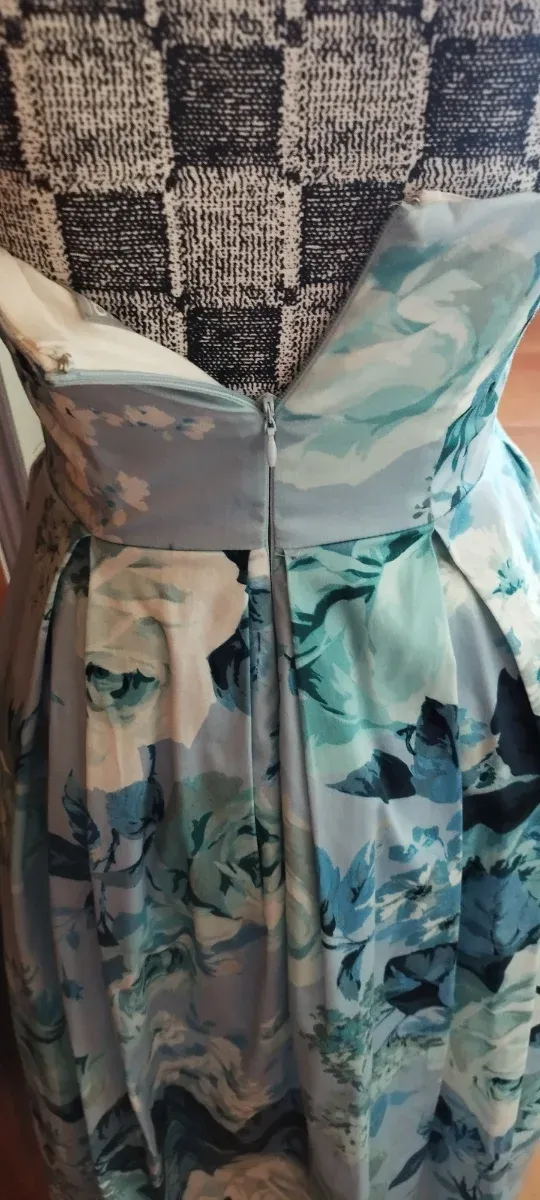 Vestido floral corsé tul interior