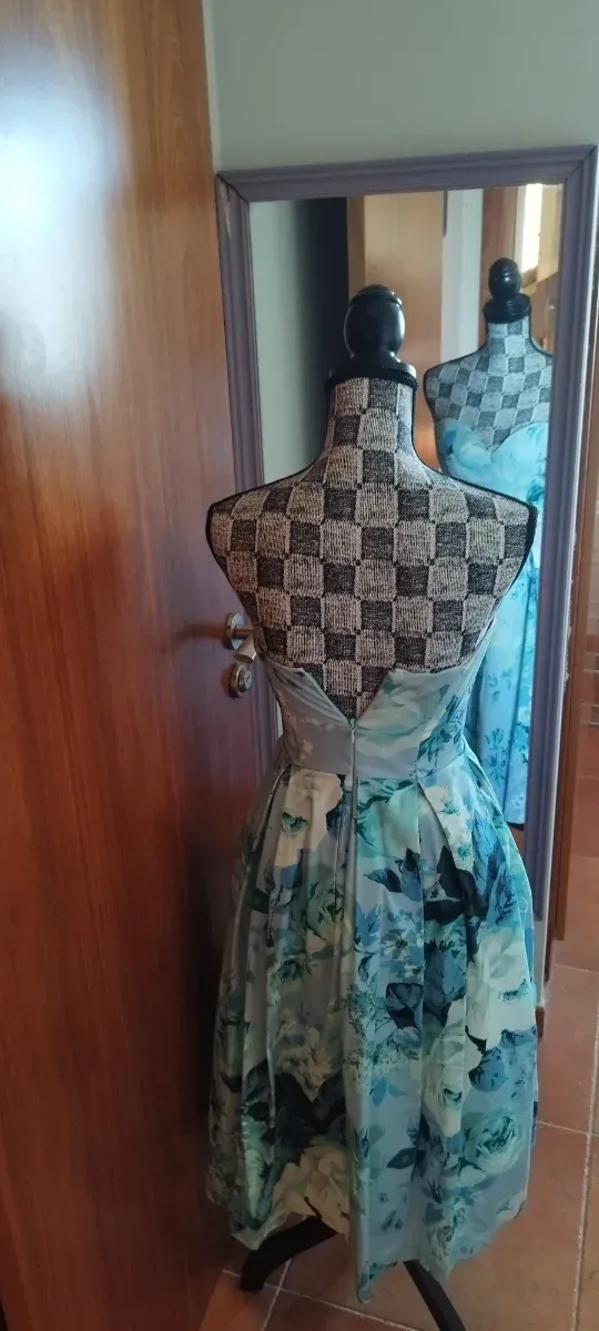 Vestido floral corsé tul interior