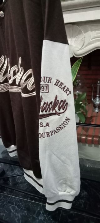 Casaco bomber castanho e bege