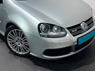 Volkswagen Golf R32