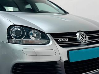 Volkswagen Golf R32