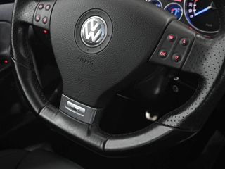 Volkswagen Golf R32