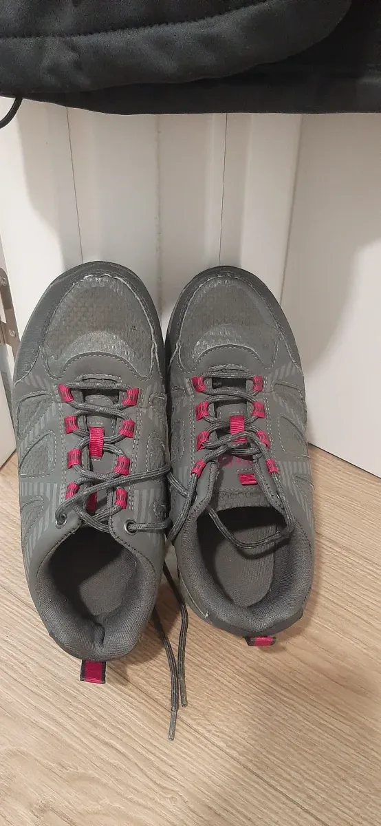 Chaqueta montaña niña 10-12 años. Regalo zapatilla