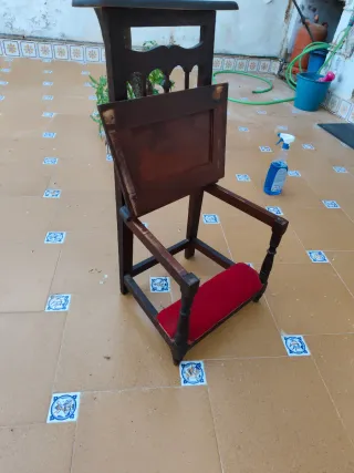 Reclinatorio o Silla de Oración