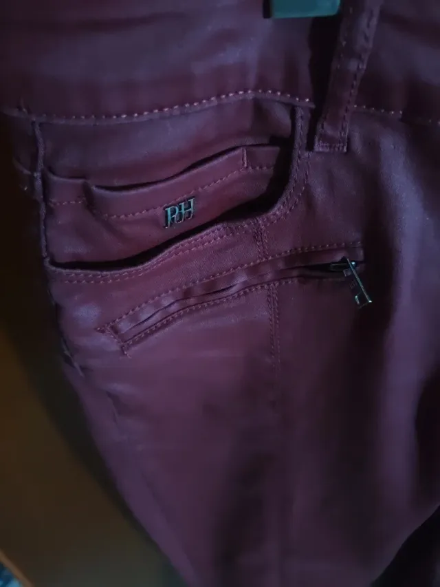 Pantalón mujer elástico granate