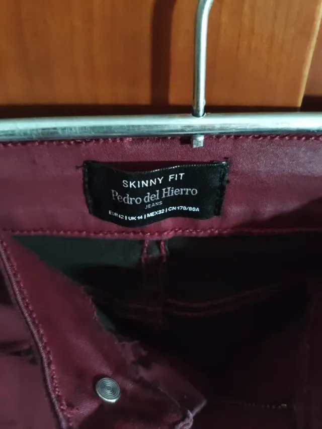 Pantalón mujer elástico granate