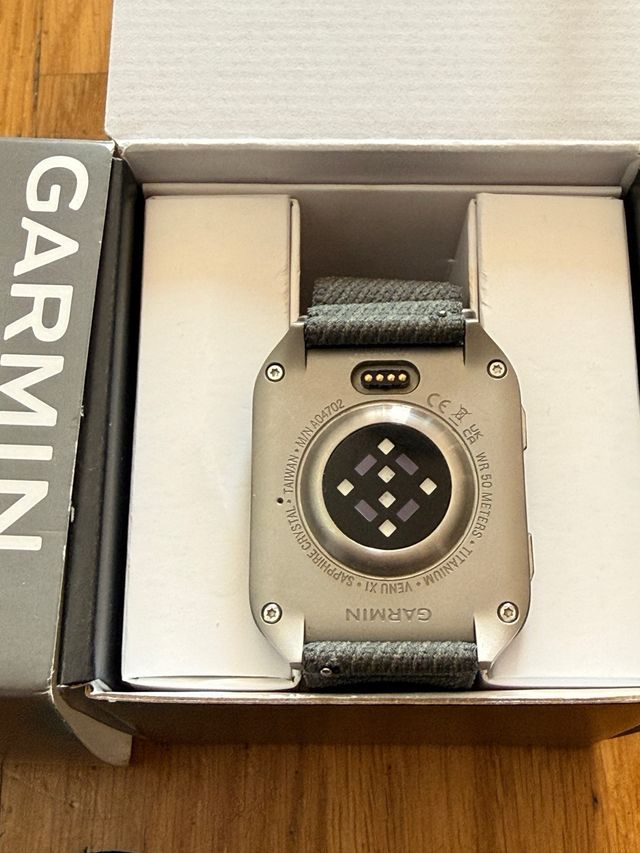Garmin Venu X1 titanio // Como nuevo