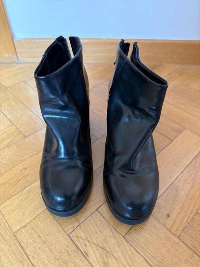 Botines negros tacón