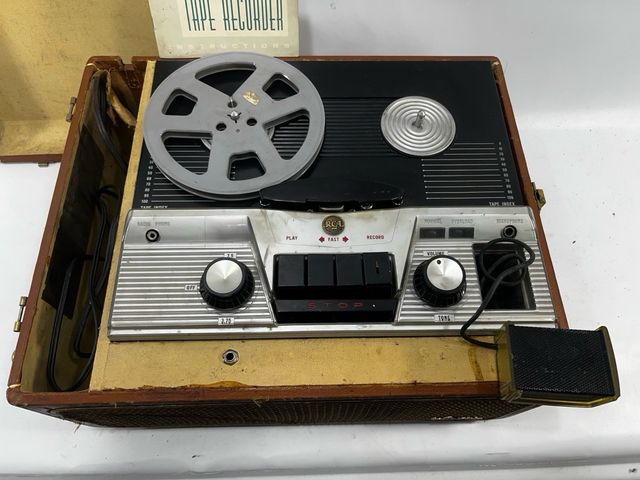 Magnetofono RCA 7TR2Q Antico