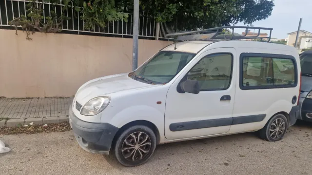 Furgoneta acristalada 5 plazas gasoil Peugeot