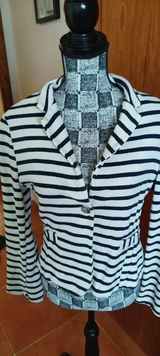 Blazer rayas blanco y azul