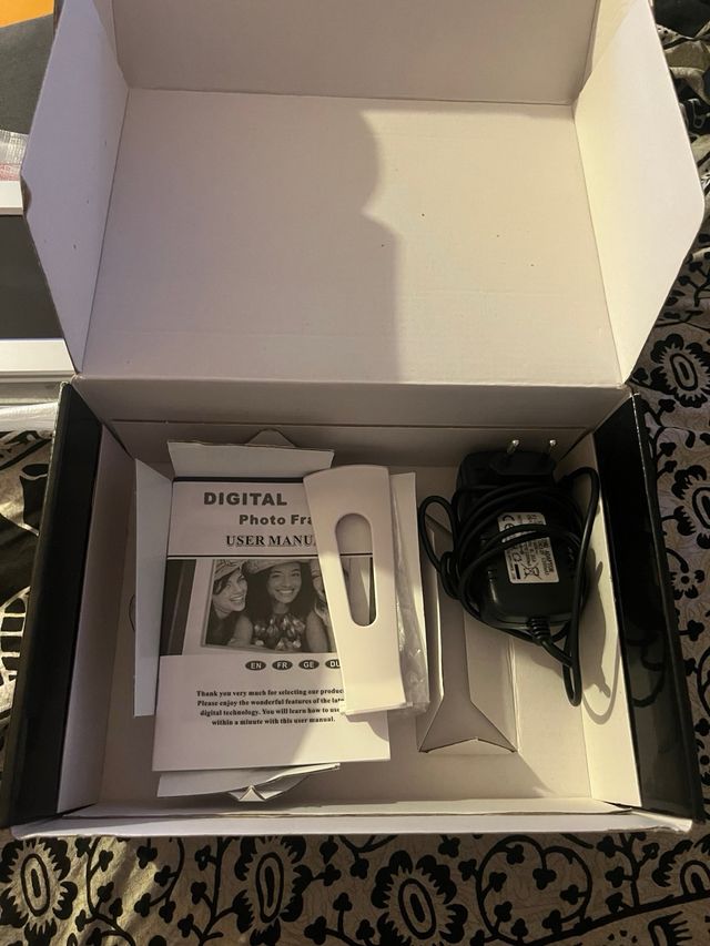 Marco Digital Sigmatek DS-700 7’’ pantalla LCD