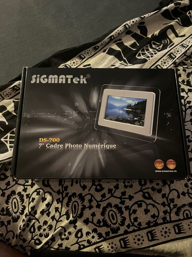 Marco Digital Sigmatek DS-700 7’’ pantalla LCD