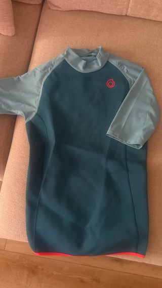 Camiseta neopreno Decathlon surf verano talla M