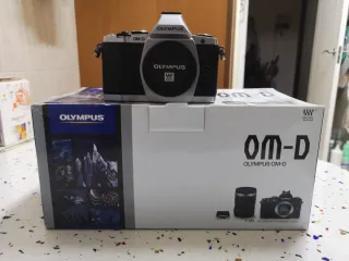 Fotocamera mirrorless Olympus OM-D