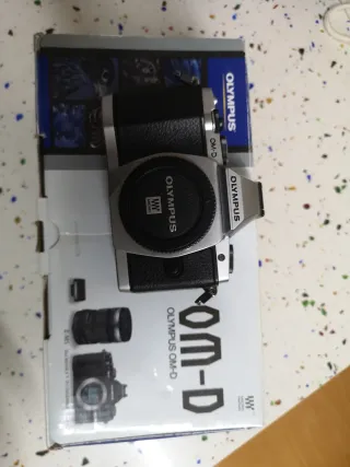 Fotocamera mirrorless Olympus OM-D