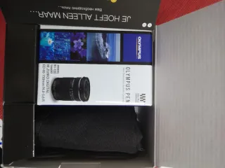 Olympus OM-D Mirrorless + zoom Zuiko Ed 40 - 150