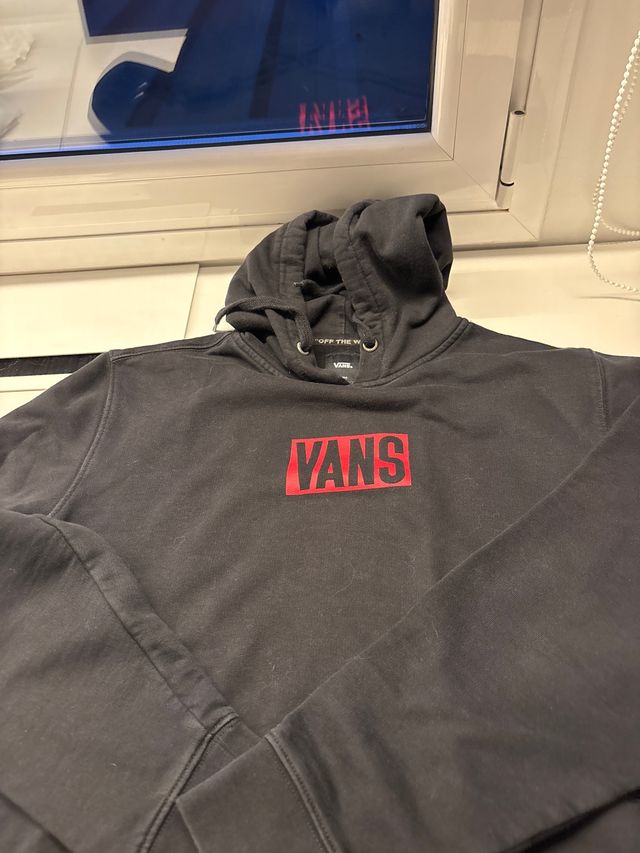 Sudadera Vans Negra con Logo Rojo