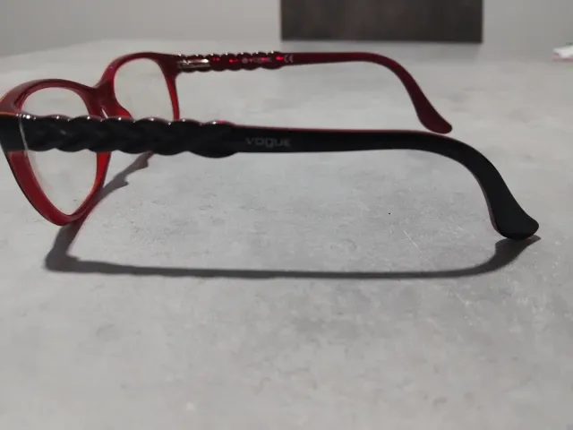Occhiali da vista donna Vogue neri e rossi