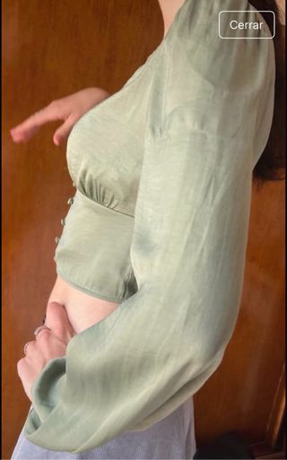 Blusa verde Stradivarius encaje botones