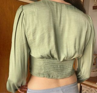 Blusa verde Stradivarius encaje botones