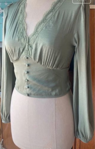 Blusa verde Stradivarius encaje botones