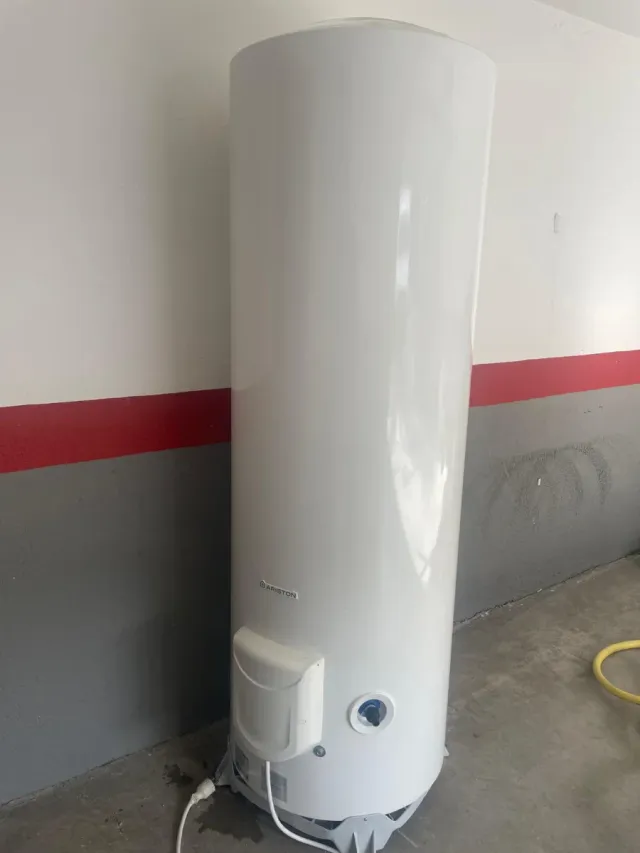 Termo eléctrico Ariston 300L