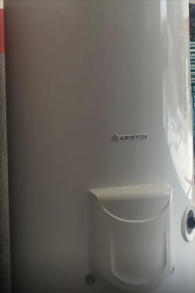 Termo eléctrico Ariston 300L
