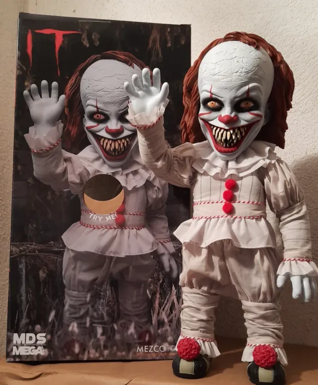 Muñeco Pennywise Mezco Toys Talking Figure